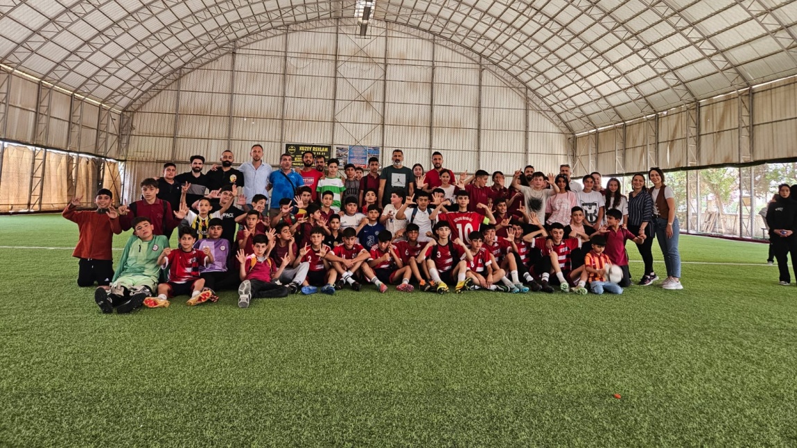 Erkekler Futbol Şampiyonu Reyhanlı Ortaokulu